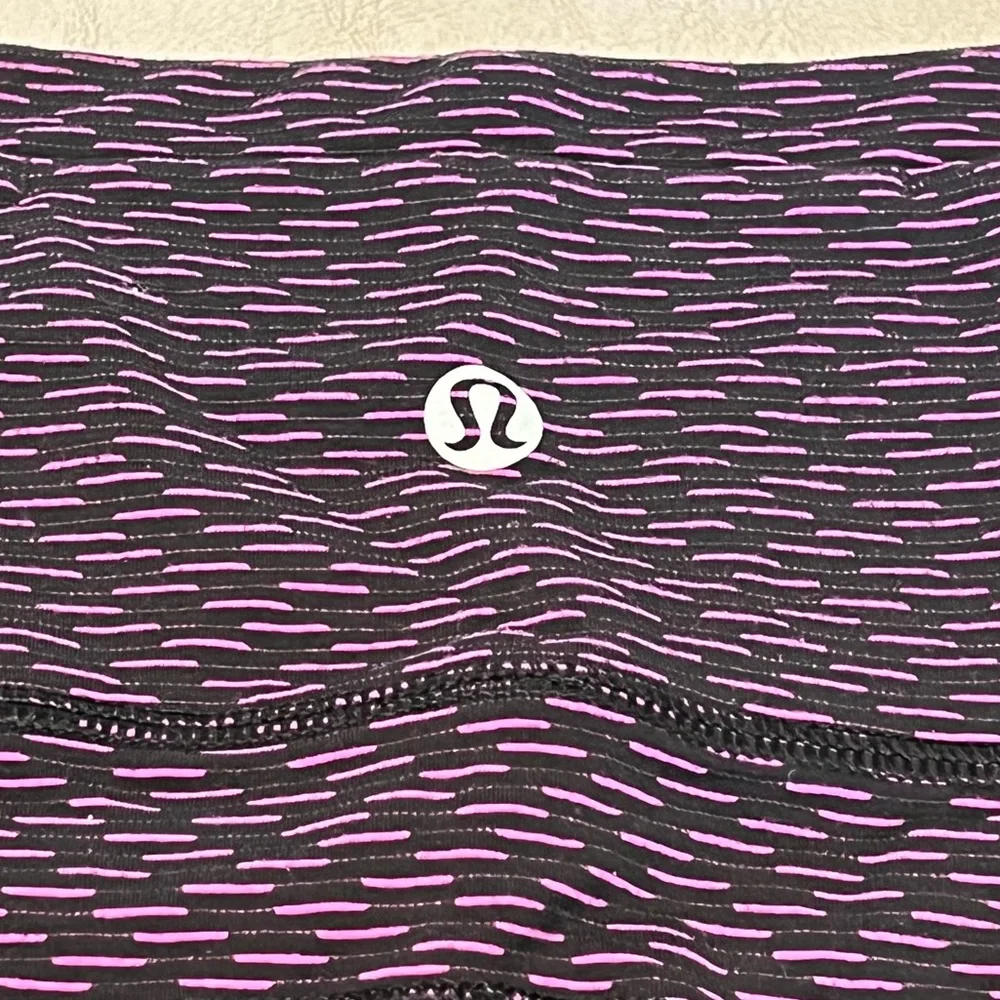LULULEMON ATHLETICA GEAR UP SCORE JACQUARD PURPLE BLACK MESH CROP LEGGING SIZE 4